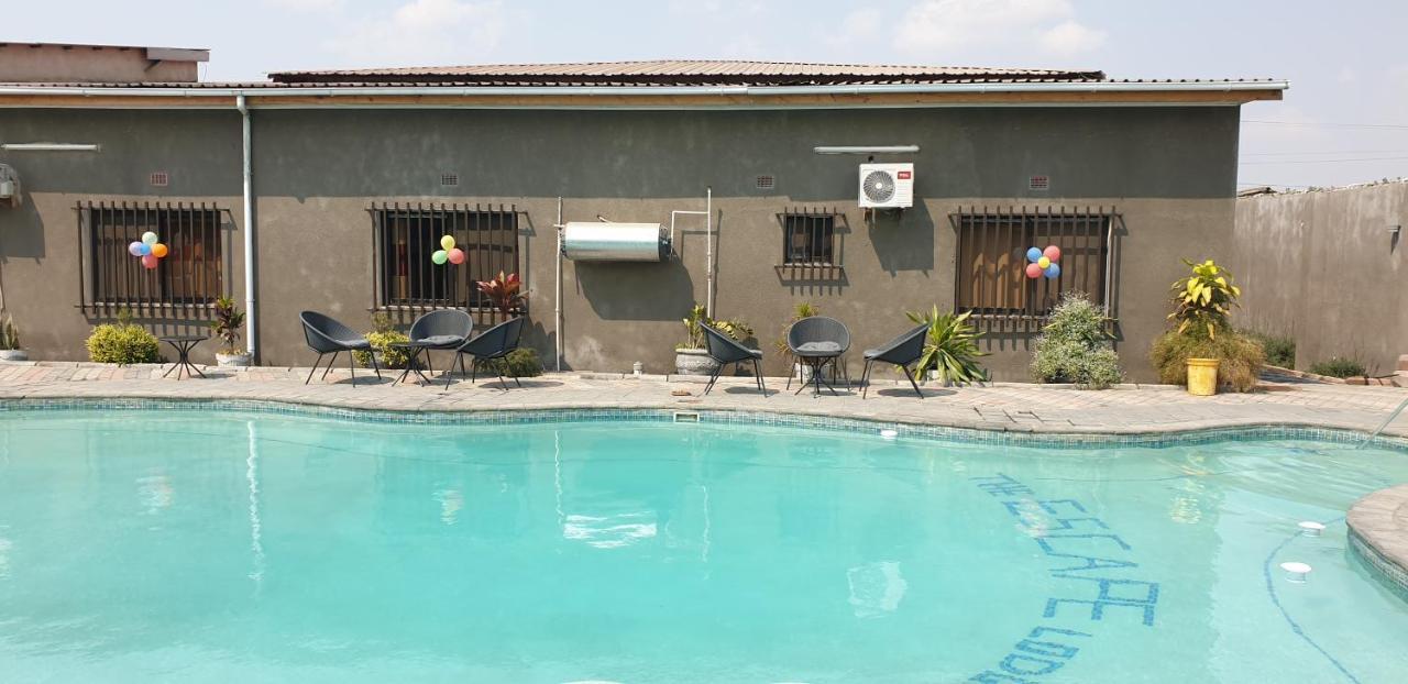 The Escape Lodge Lusaka Exteriör bild